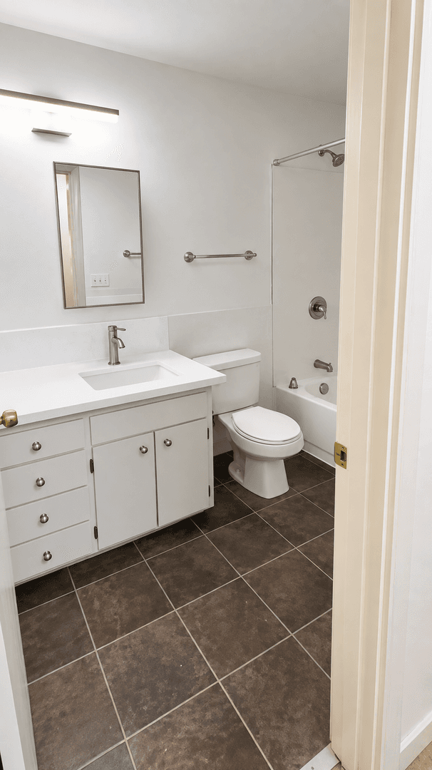 Seattle Apartment: 1653 21st Ave