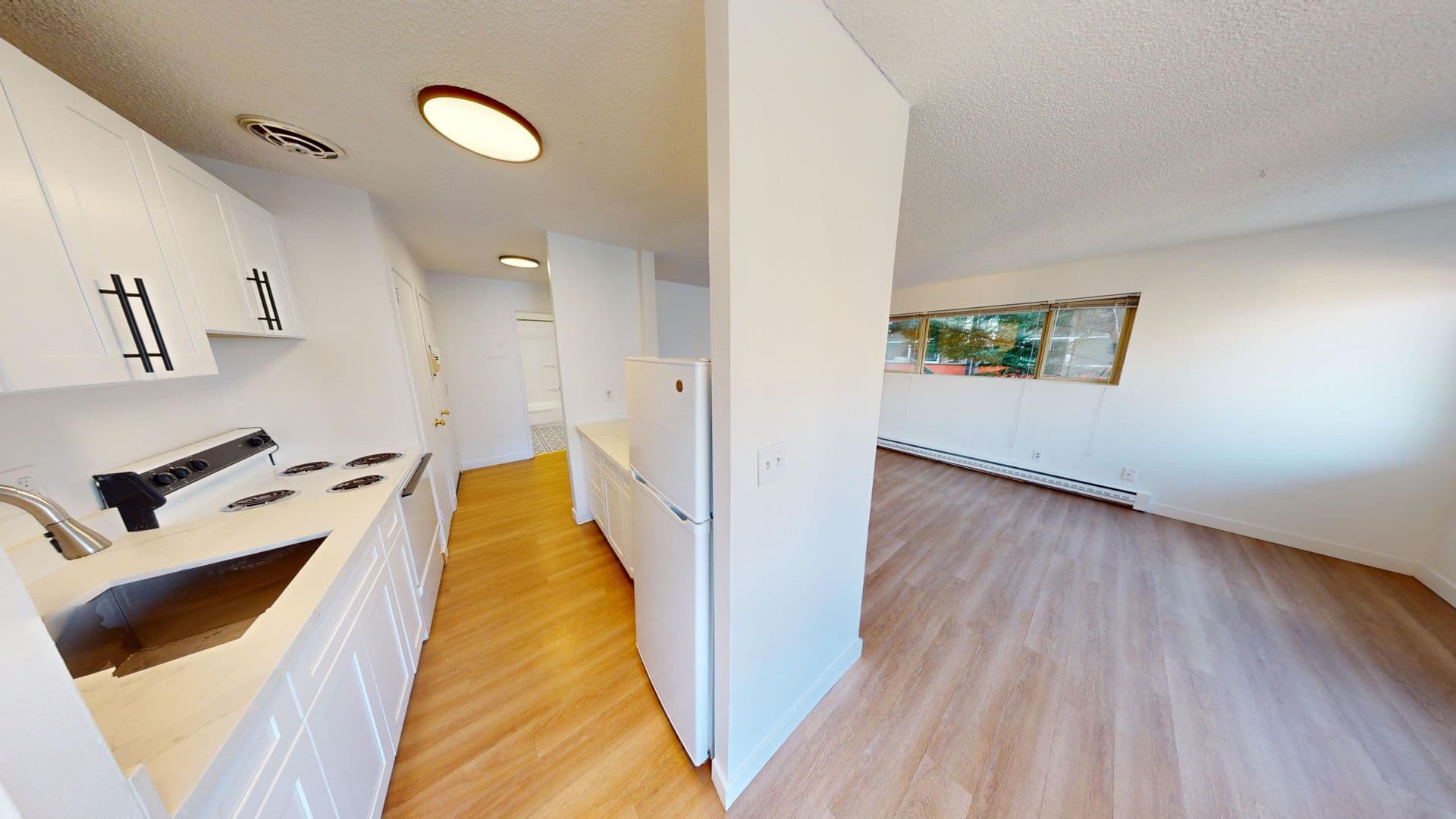Seattle Apartment: 323 Belmont Ave E