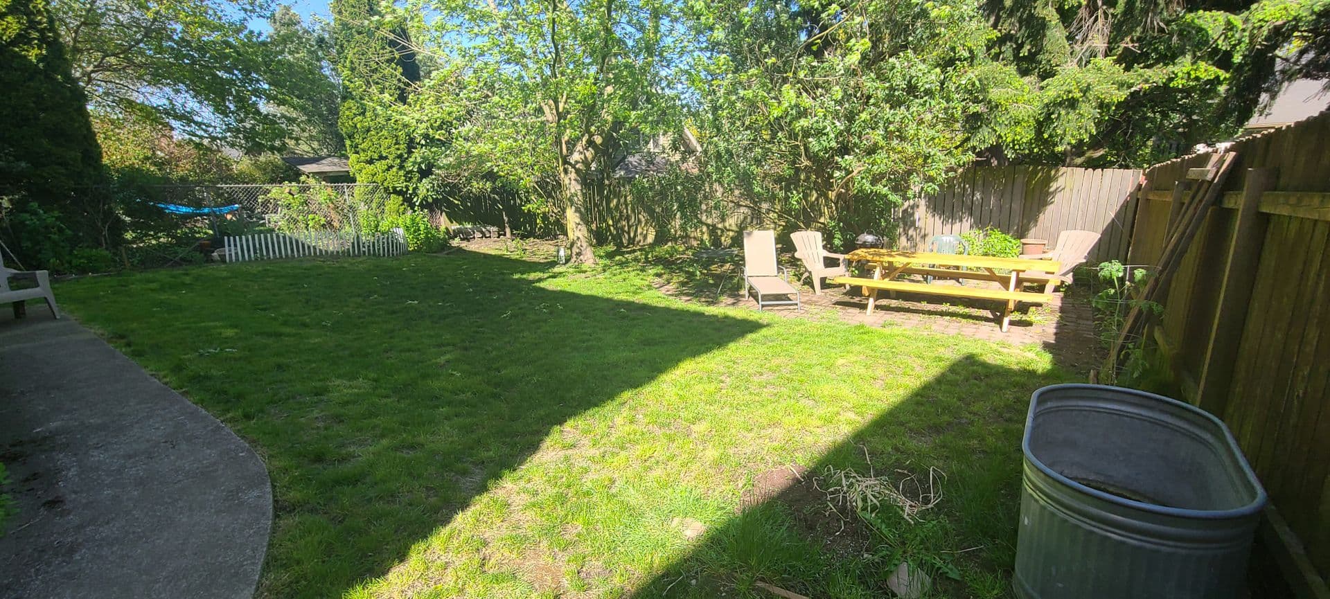 Seattle Apartment: 940 24th Ave