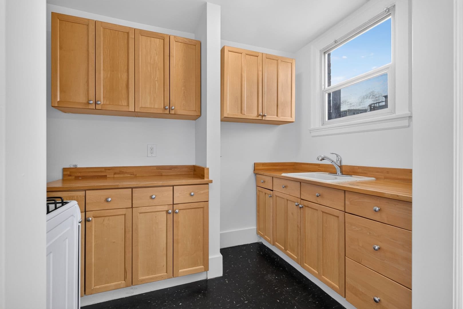 Seattle Apartment: 1323 East Pine St