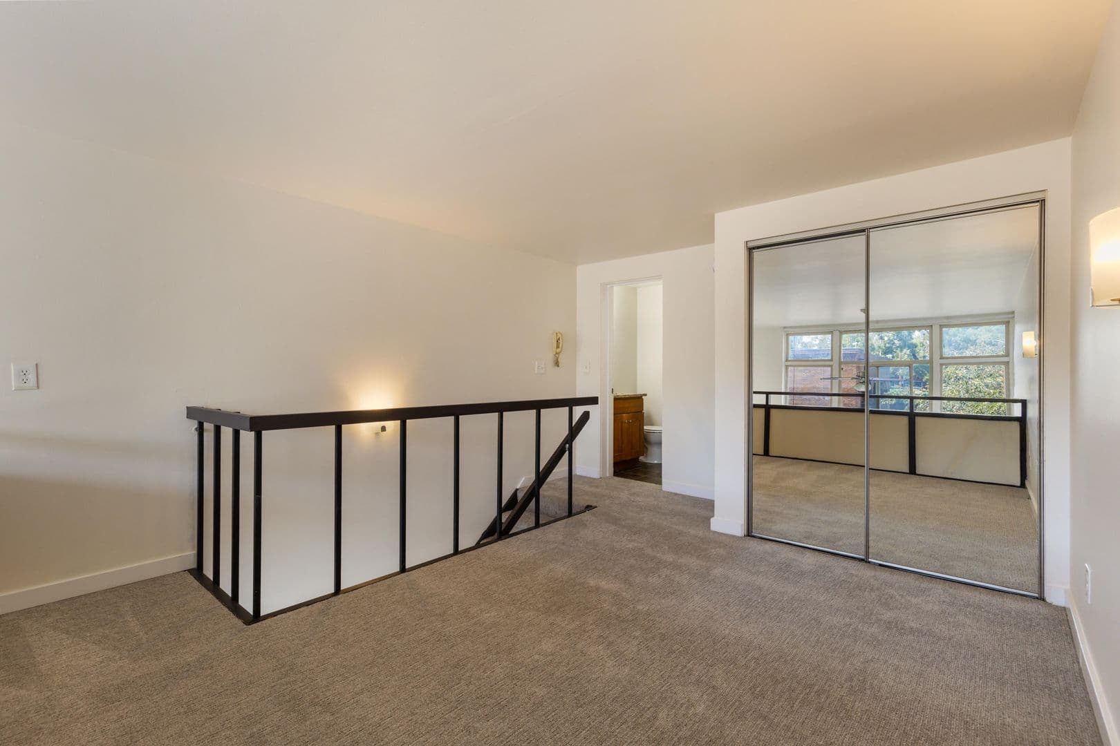 Seattle Apartment: 312 Harvard Ave E