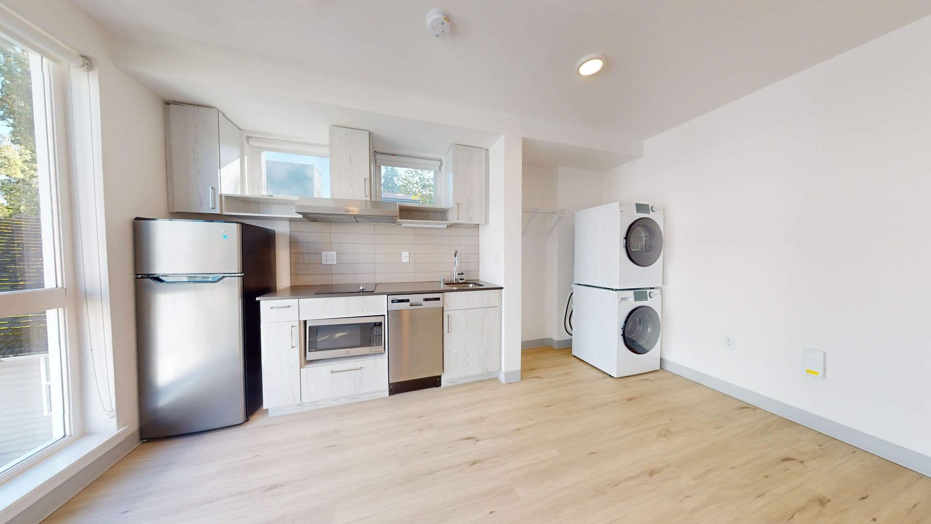 Seattle Apartment: 5231 Rainier Ave S