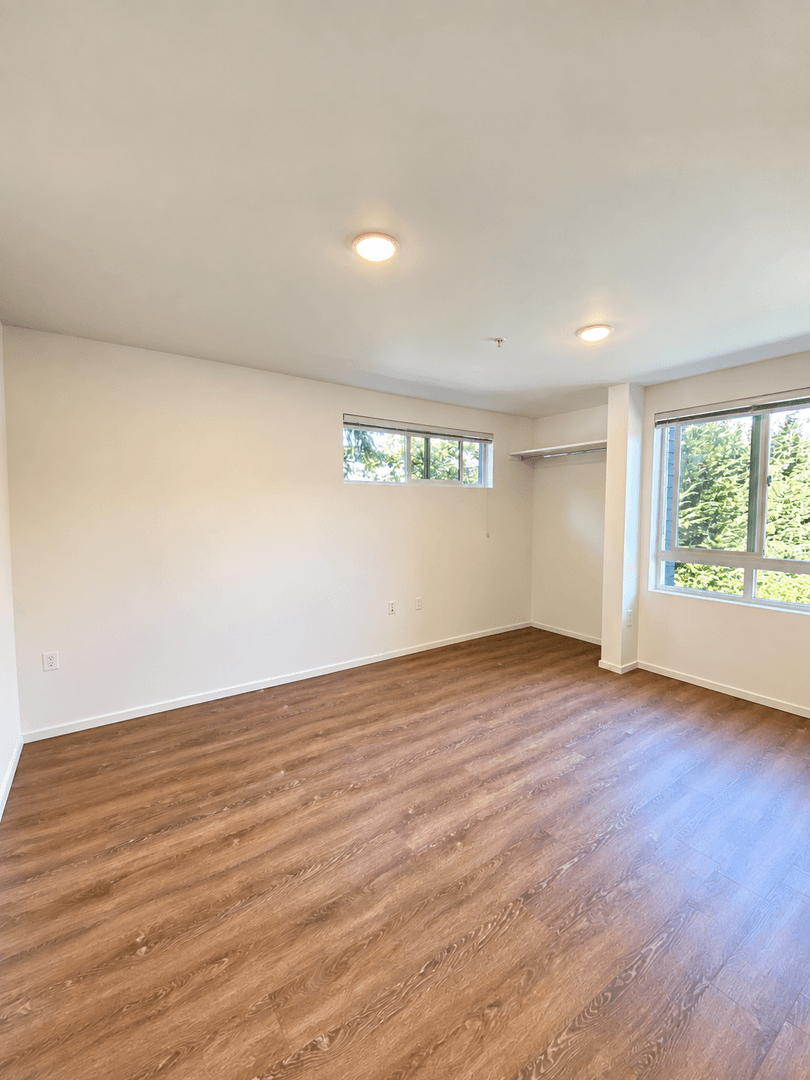 Kirkland Apartment: 450 Central Way