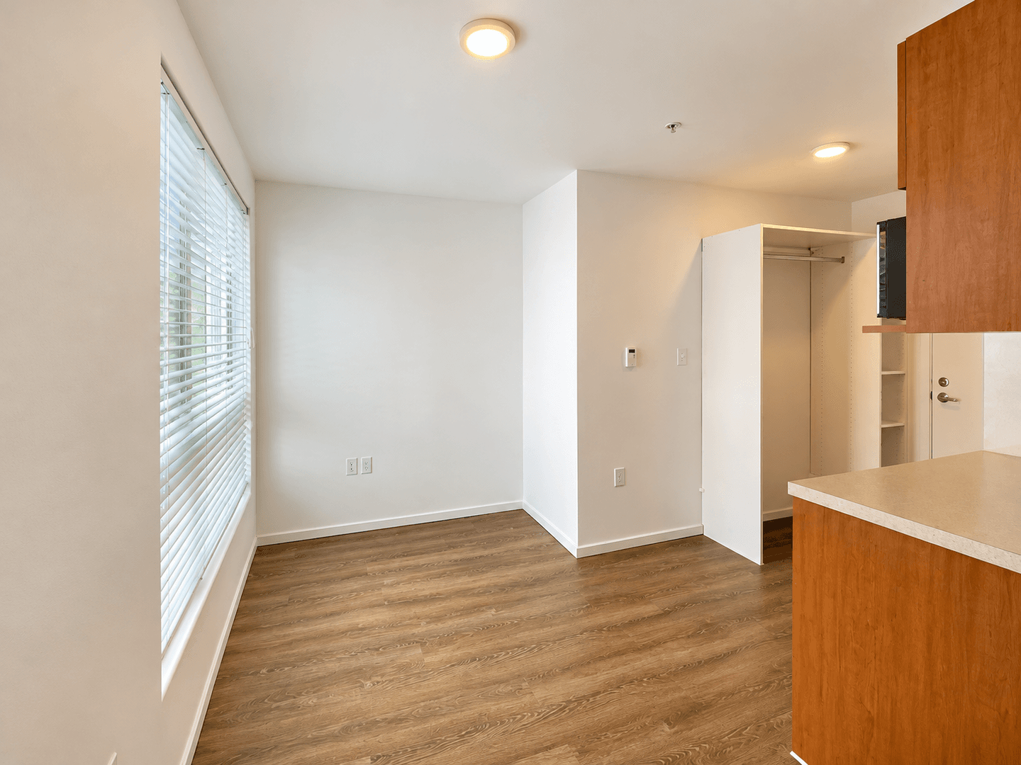 Kirkland Apartment: 450 Central Way