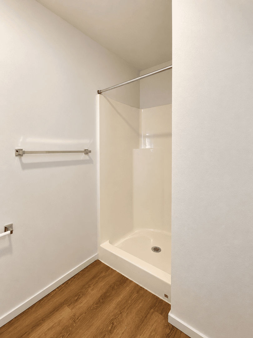 Kirkland Apartment: 450 Central Way