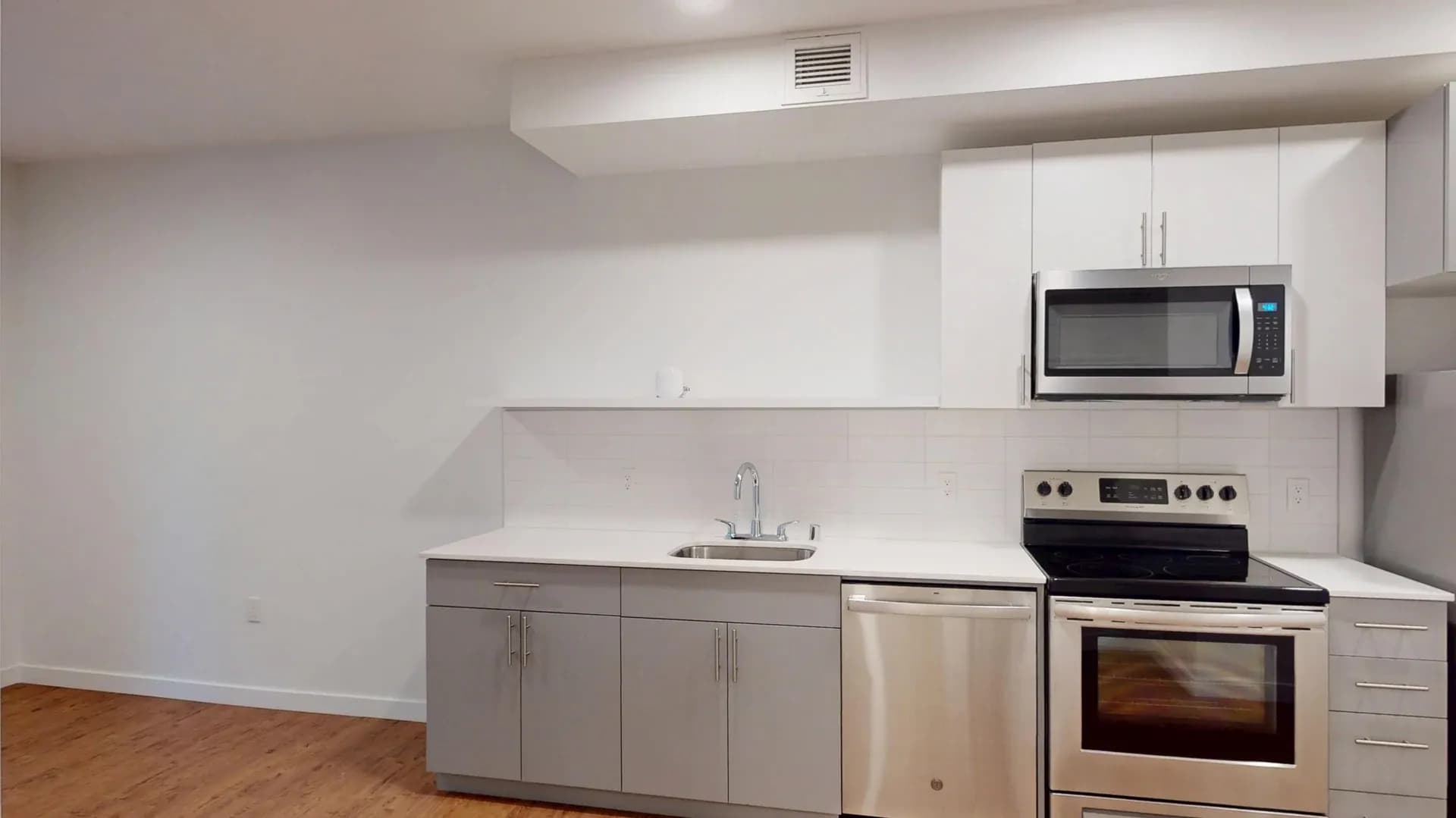 Seattle Apartment: 1419 24th Ave