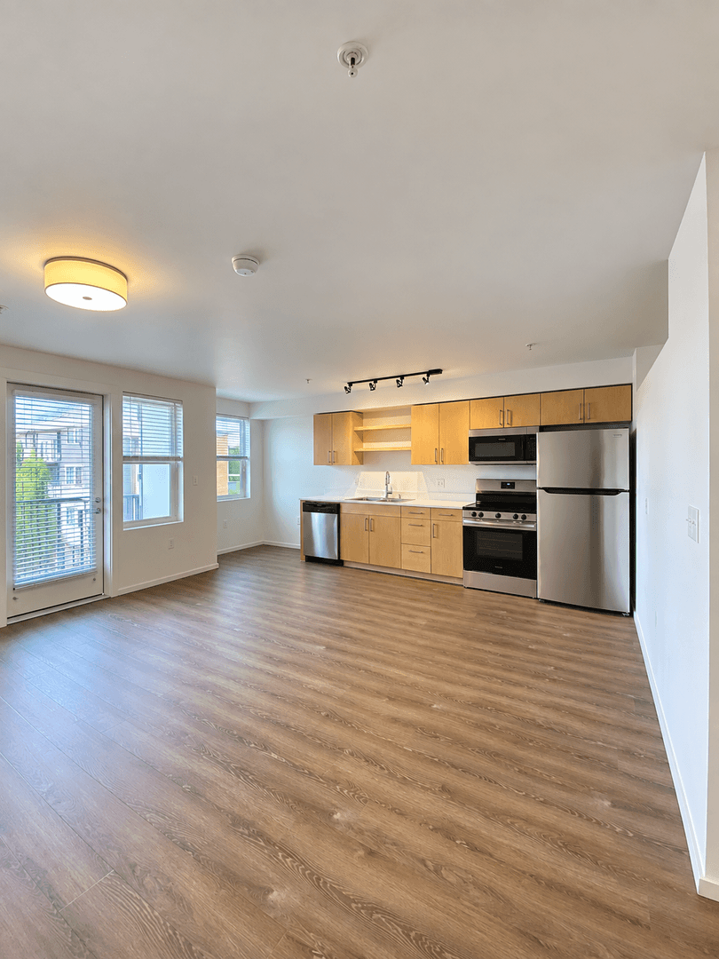 Kirkland Apartment: 450 Central Way