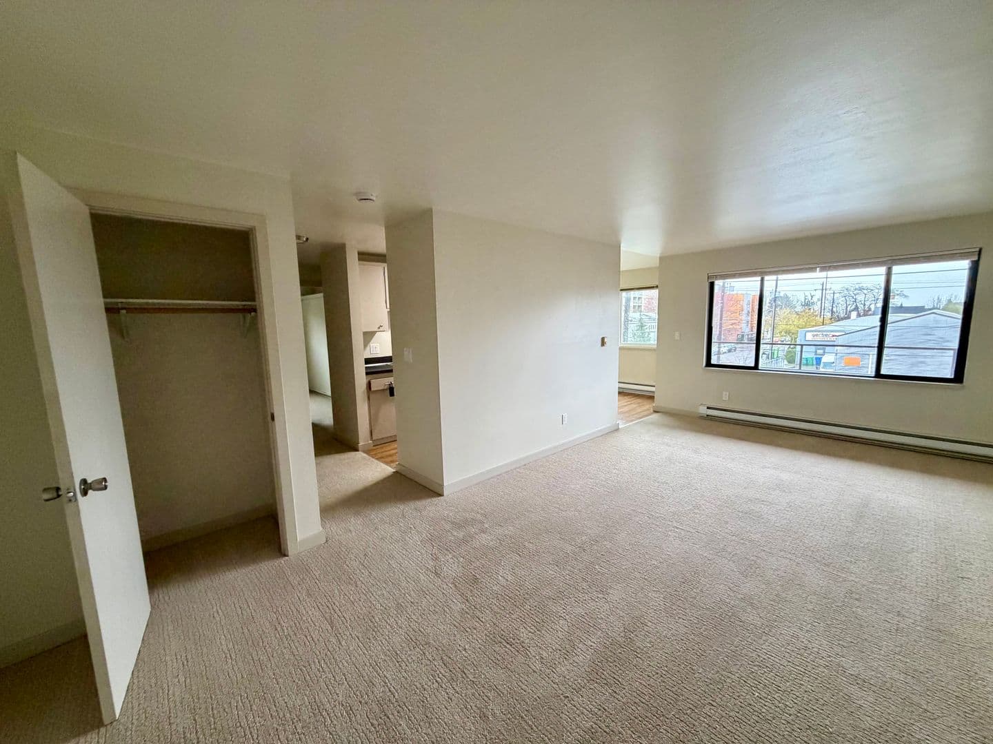 Seattle Apartment: 1653 21st Ave