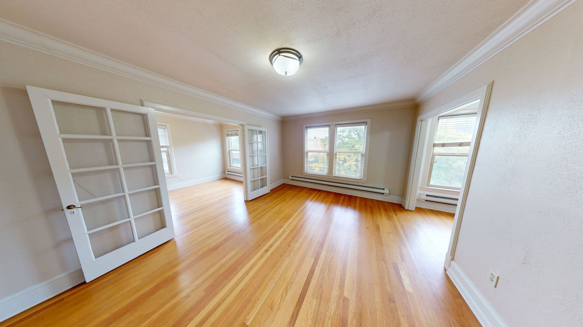 Seattle Apartment: 1304 NE 42nd St