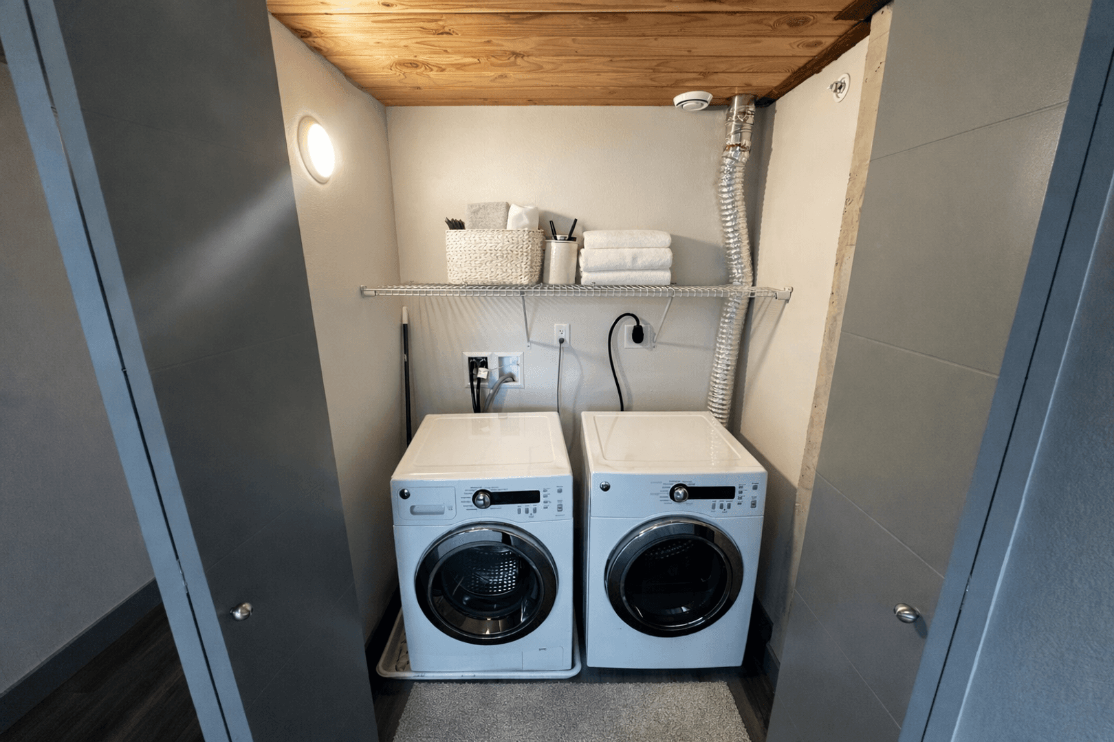 Seattle Apartment: 6301 15th Ave NW