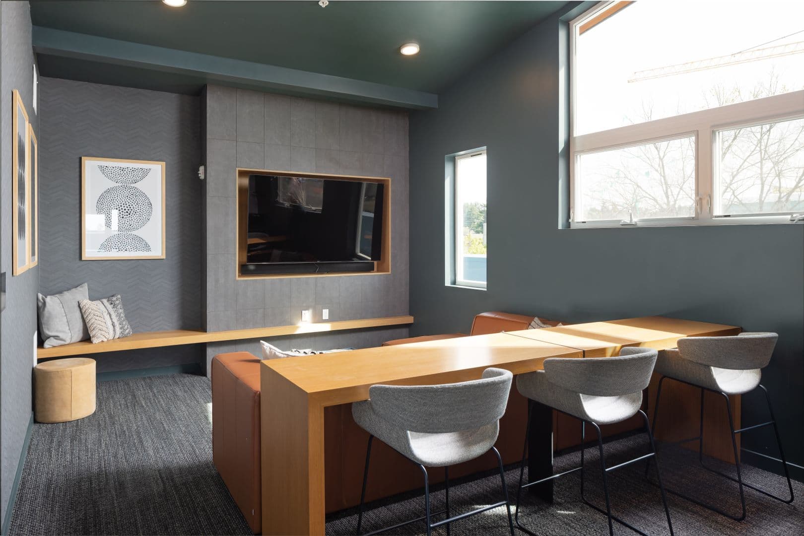 Seattle Apartment: 838 NE 66th St