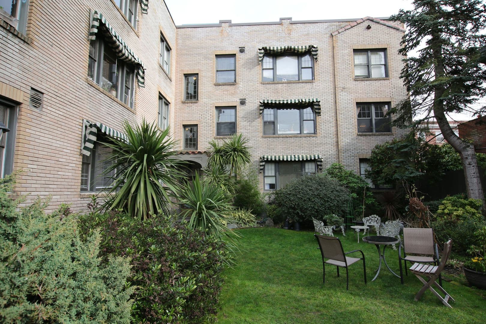 Seattle Apartment: 512 Boylston Ave E