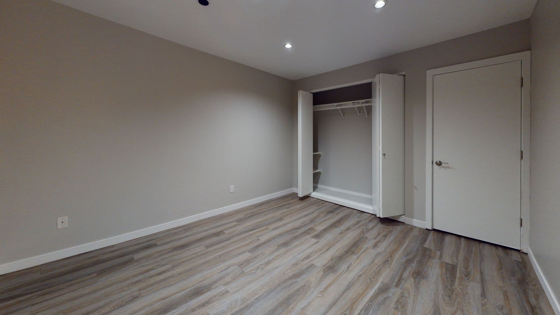 Seattle Apartment: 2410 Boyer Ave E