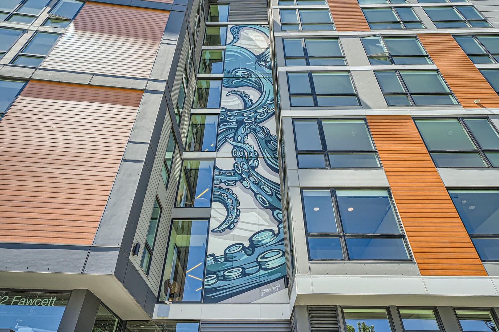Tacoma Apartment: 1942 Fawcett Ave