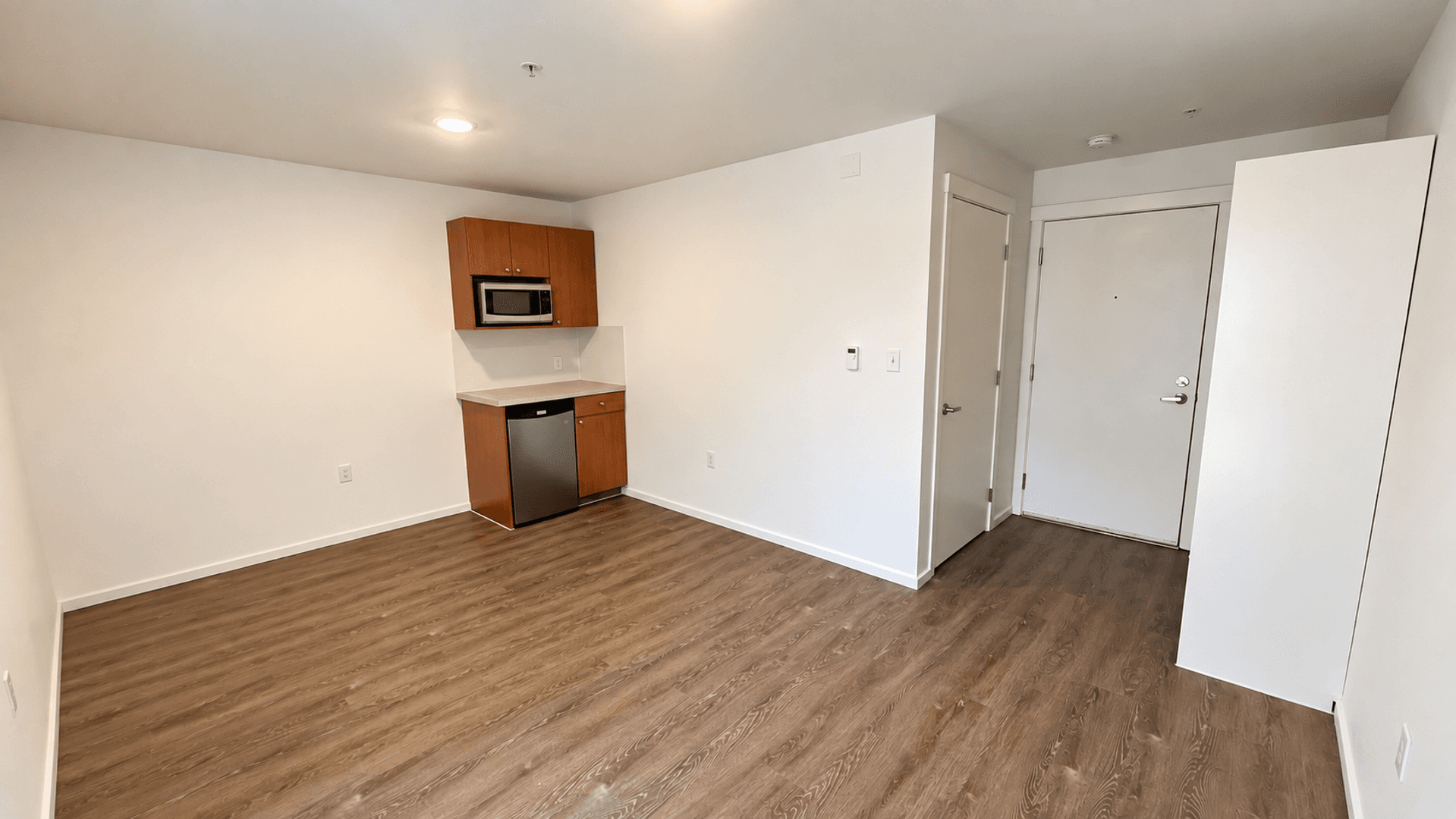 Kirkland Apartment: 450 Central Way