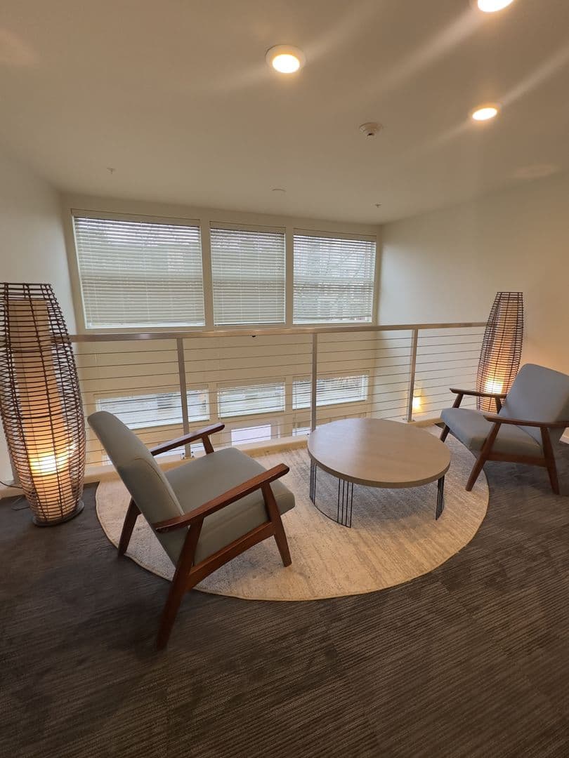Redmond Apartment: 8525 163rd CT NE
