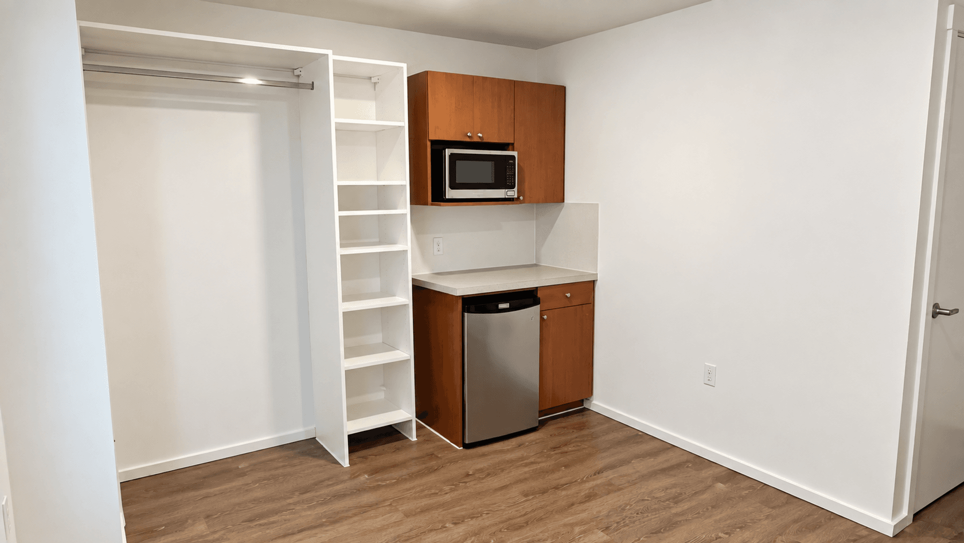 Kirkland Apartment: 450 Central Way