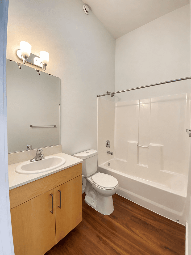 Kirkland Apartment: 450 Central Way
