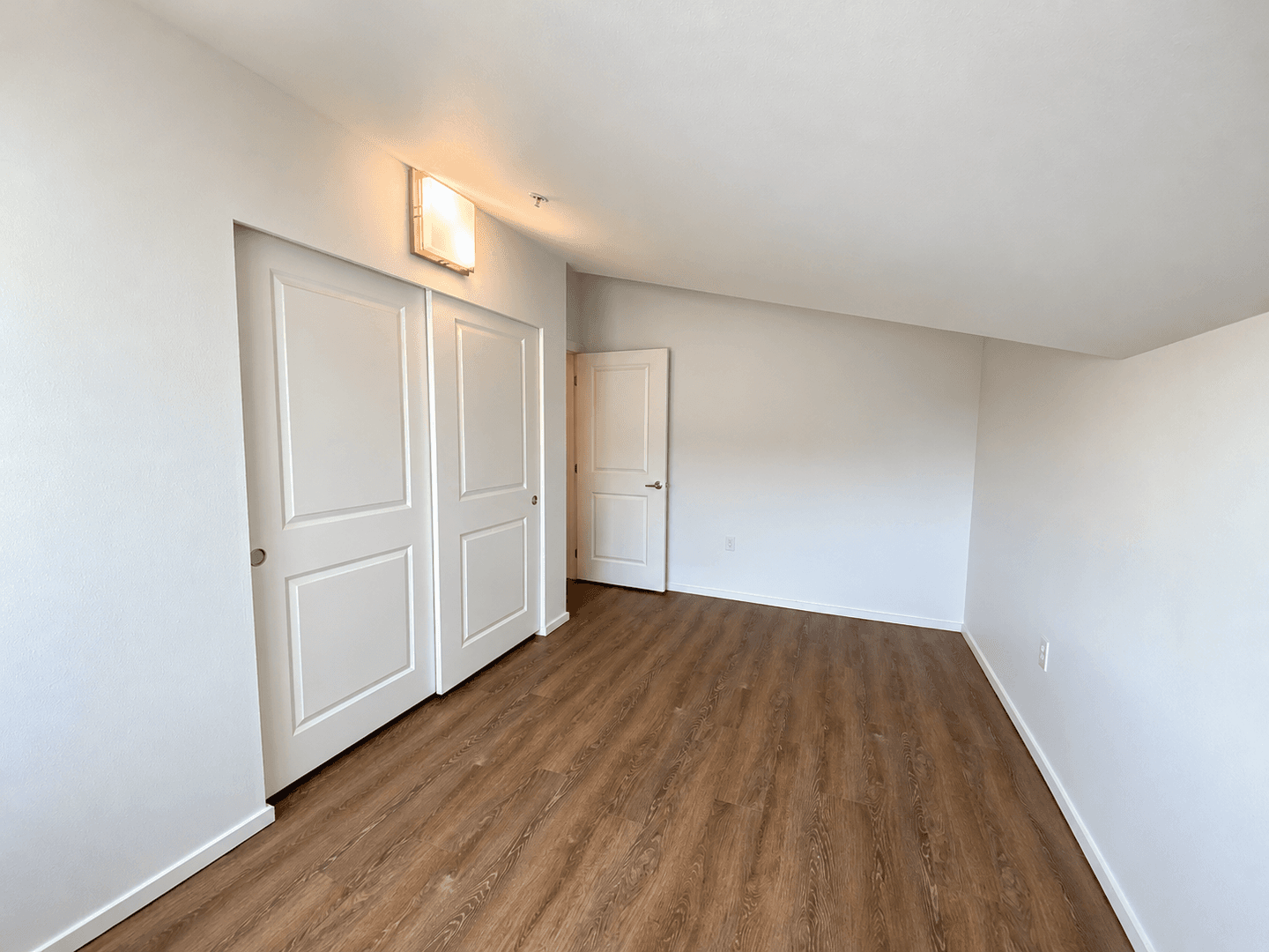 Kirkland Apartment: 450 Central Way