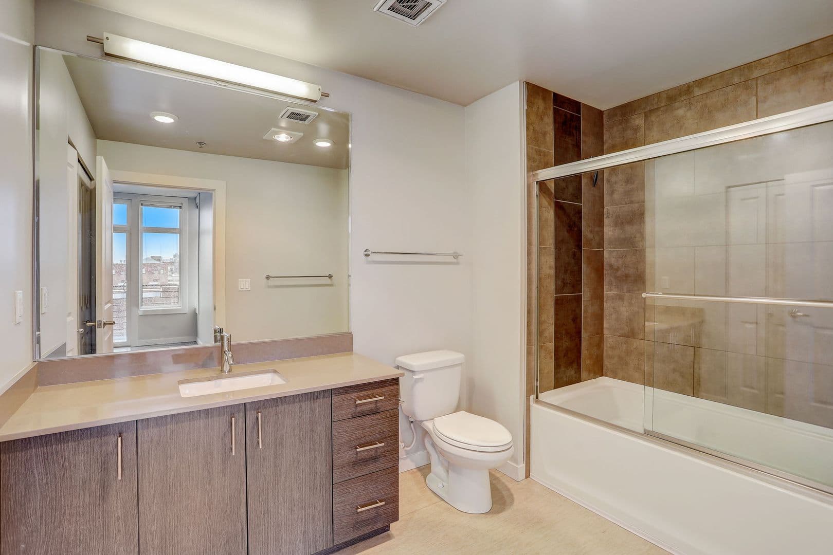 Seattle Apartment: 954 E. Union St.