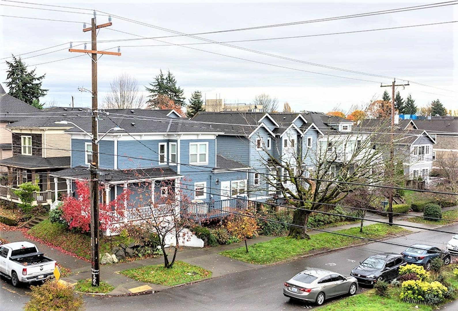 Seattle Apartment: 207 18th Ave