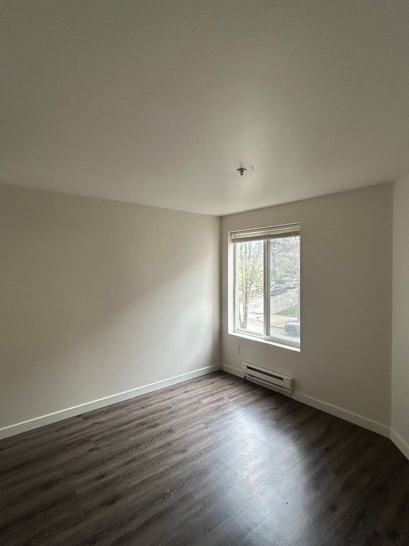 Seattle Apartment: 300 11th Ave