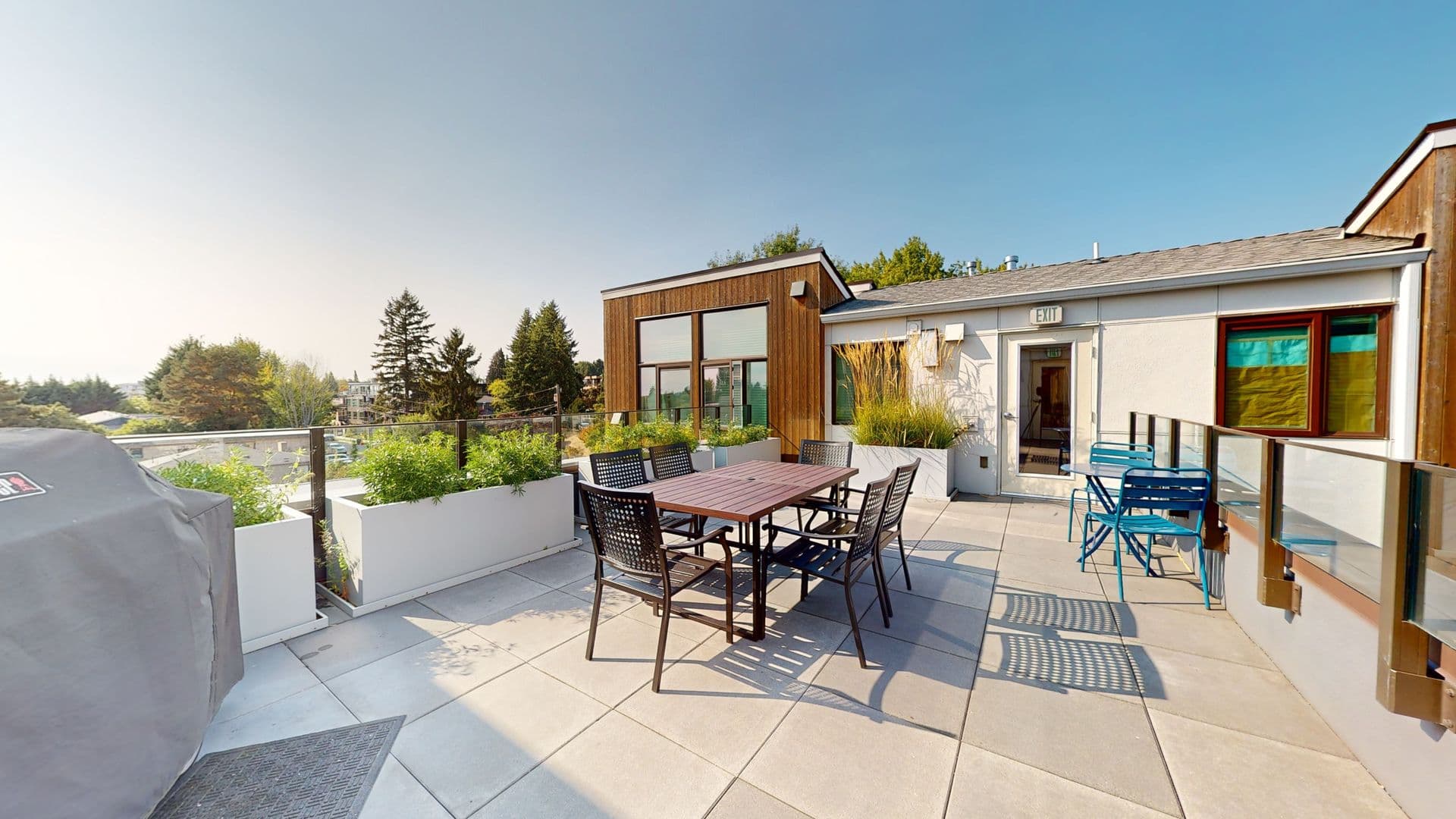 Kirkland Apartment: 330 4th ST