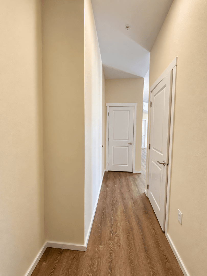 Kirkland Apartment: 450 Central Way