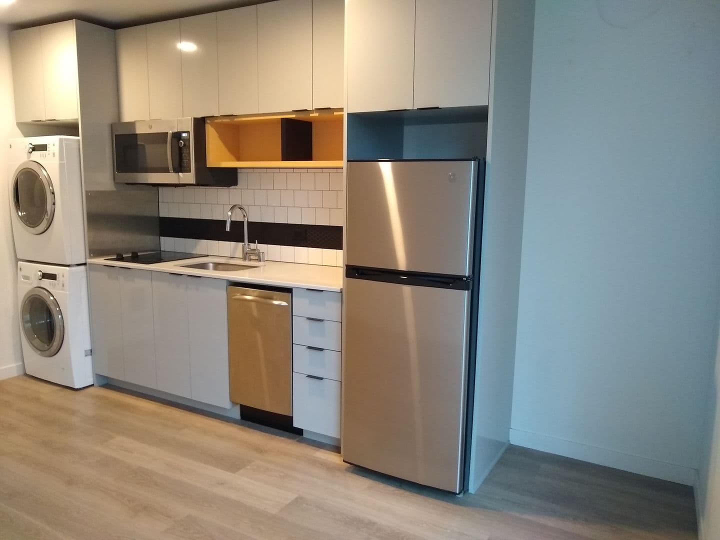 Seattle Apartment: 6921 Roosevelt Way NE