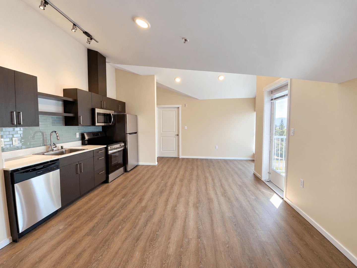 Kirkland Apartment: 450 Central Way