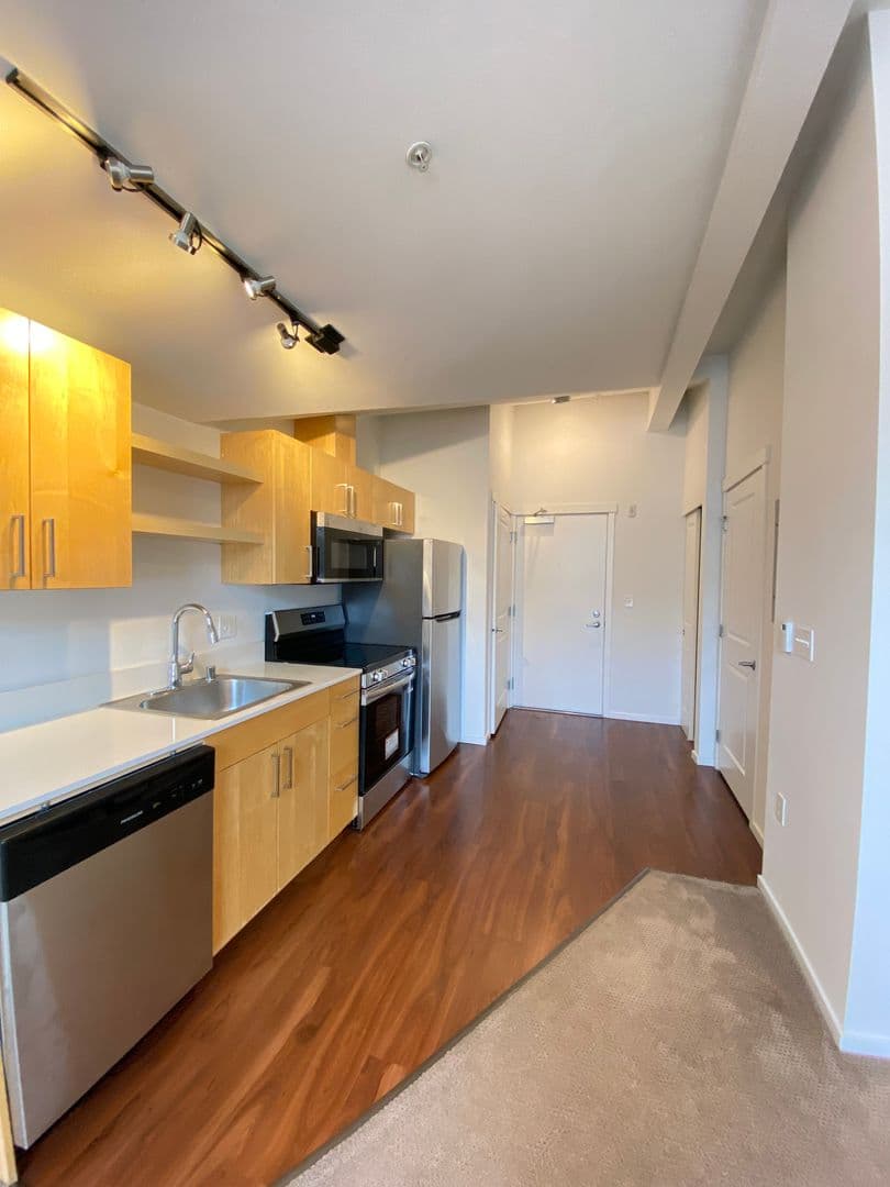 Kirkland Apartment: 450 Central Way