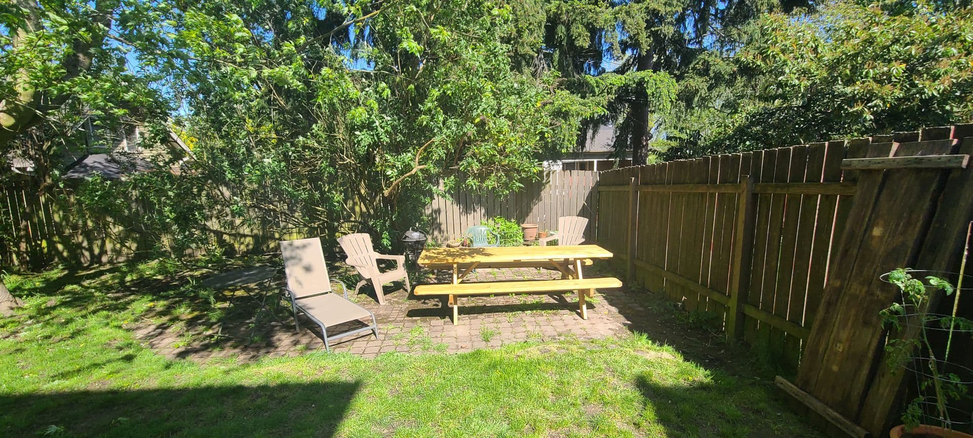 Seattle Apartment: 940 24th Ave