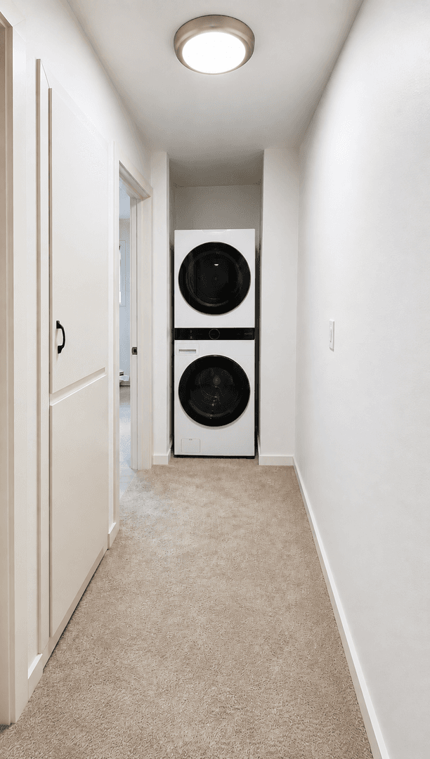Seattle Apartment: 1653 21st Ave
