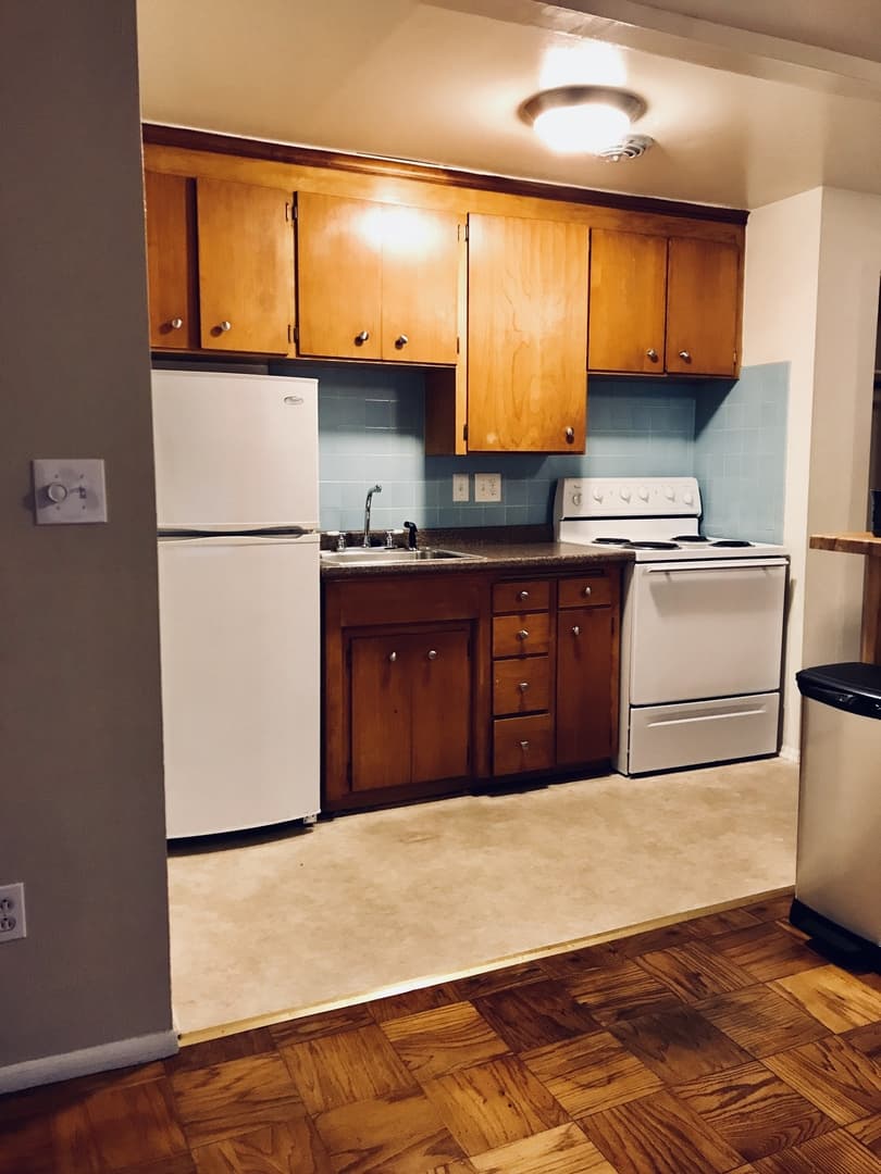 Seattle Apartment: 1821 Harvard Ave