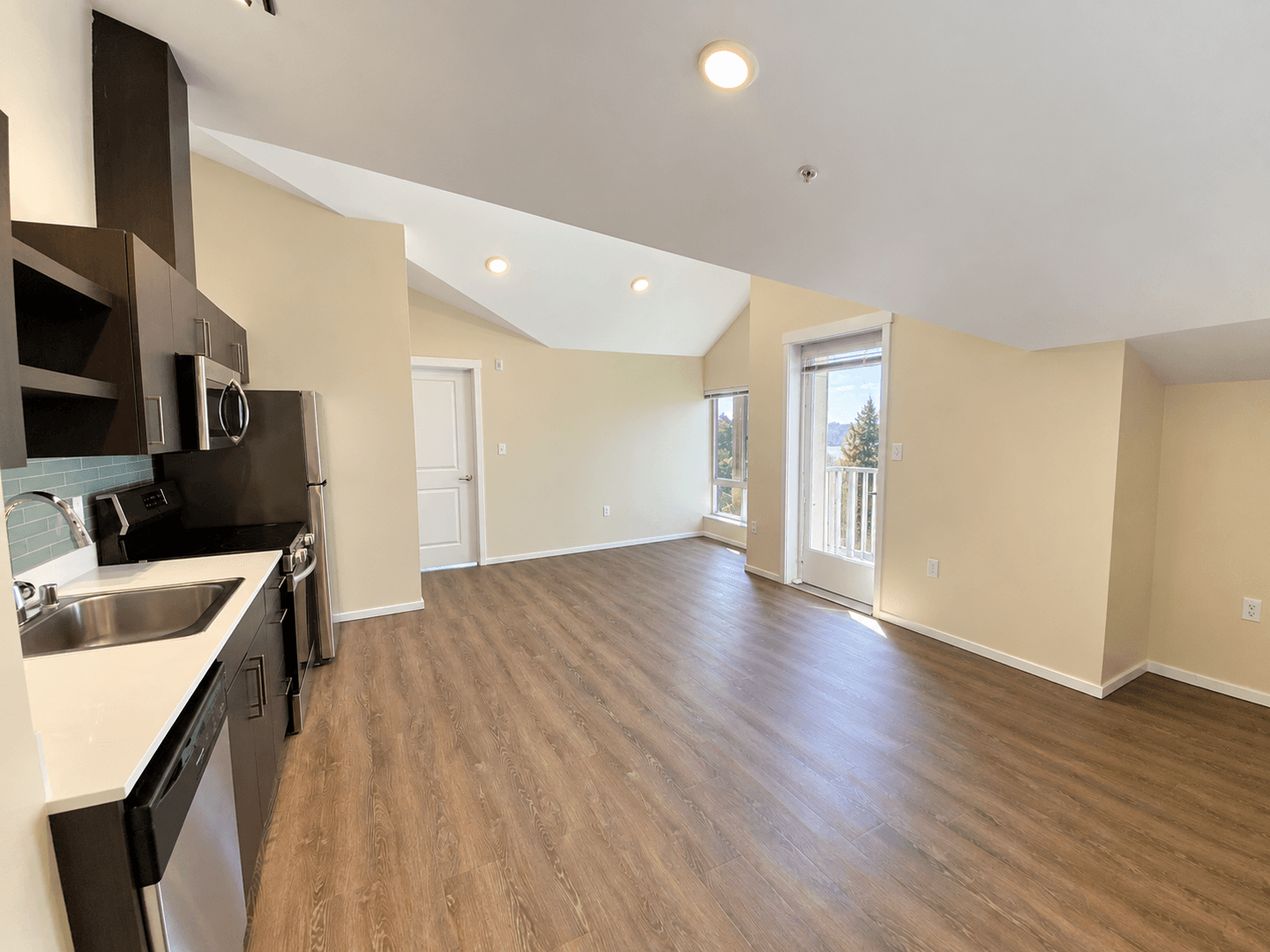 Kirkland Apartment: 450 Central Way