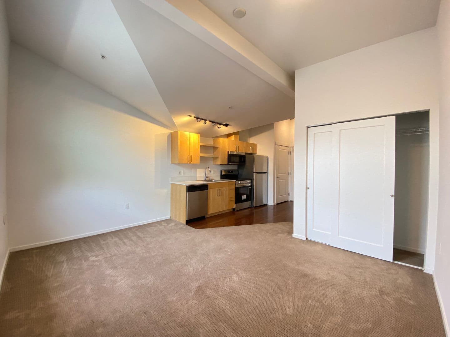 Kirkland Apartment: 450 Central Way