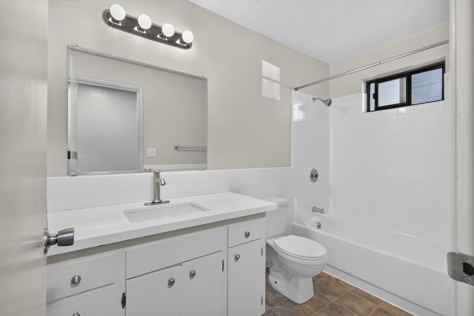 Seattle Apartment: 1653 21st Ave