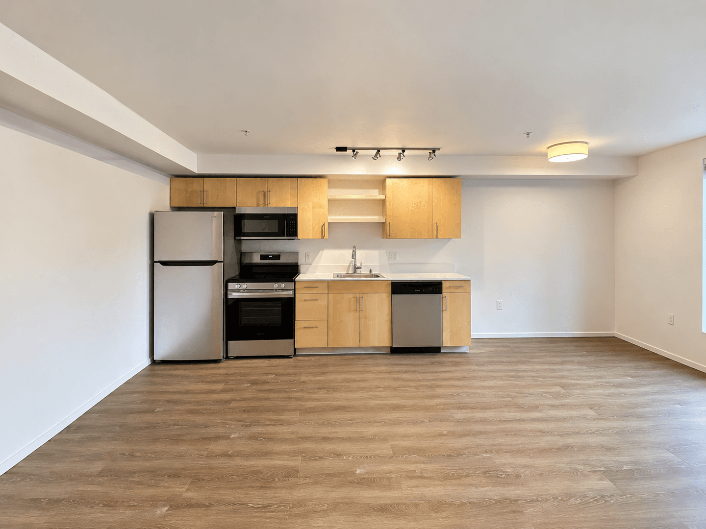 Kirkland Apartment: 450 Central Way