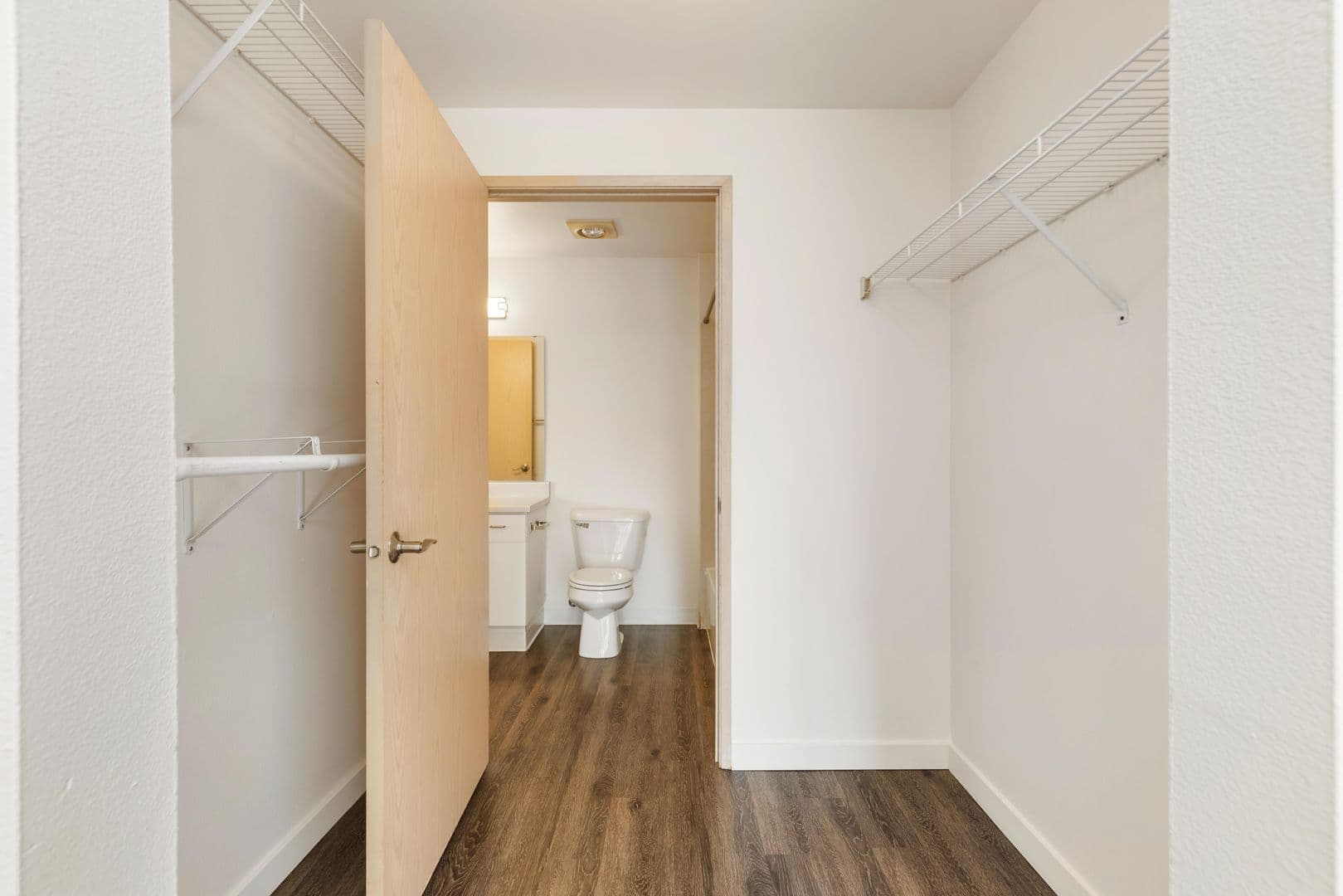 Seattle Apartment: 300 11th Ave