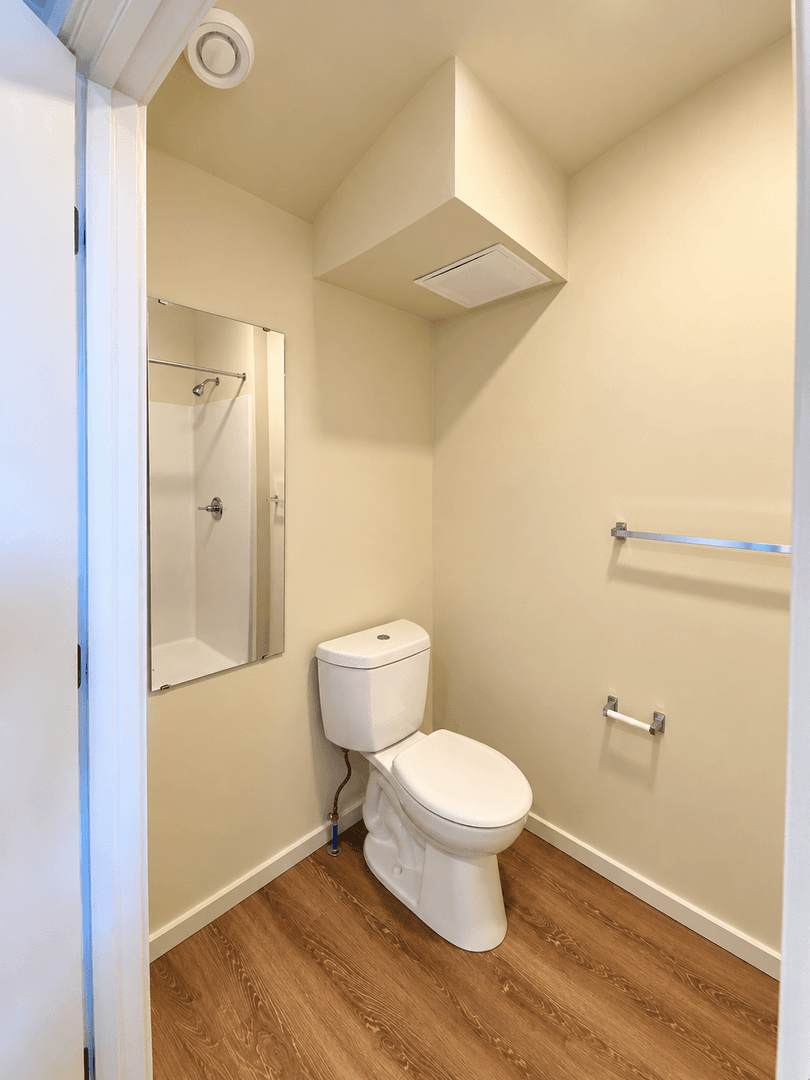 Kirkland Apartment: 330 4th ST