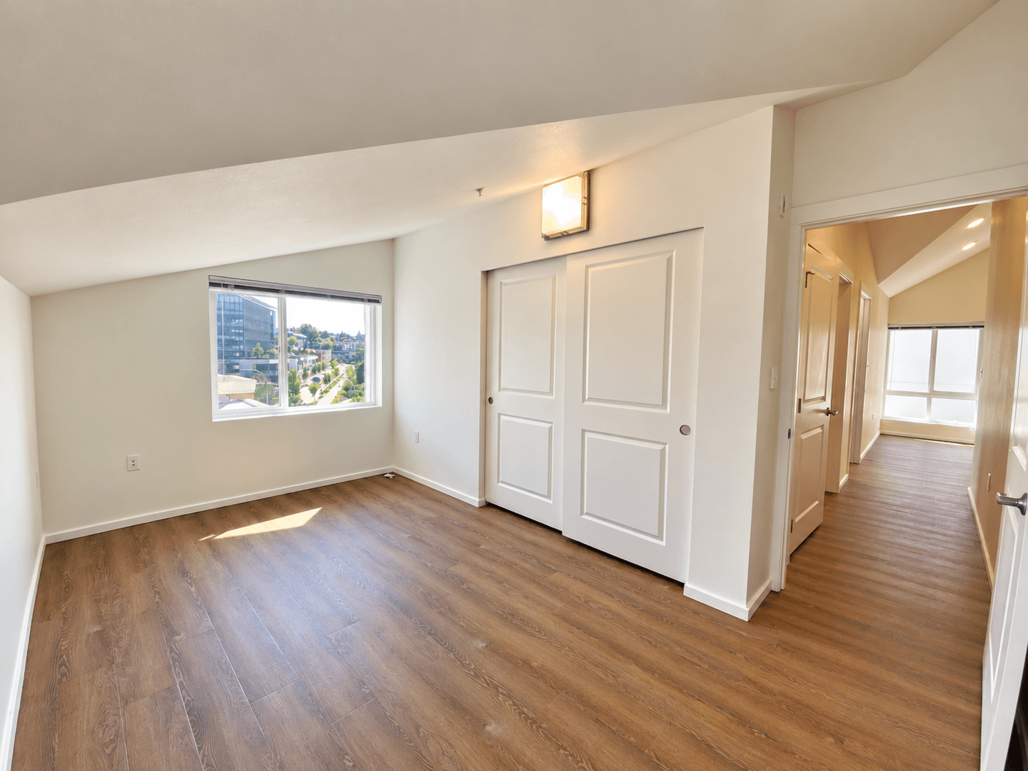 Kirkland Apartment: 450 Central Way