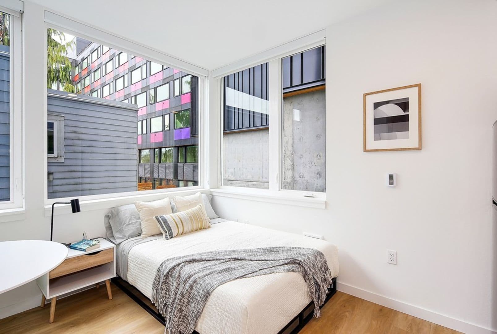Seattle Apartment: 1222 NE 65th St