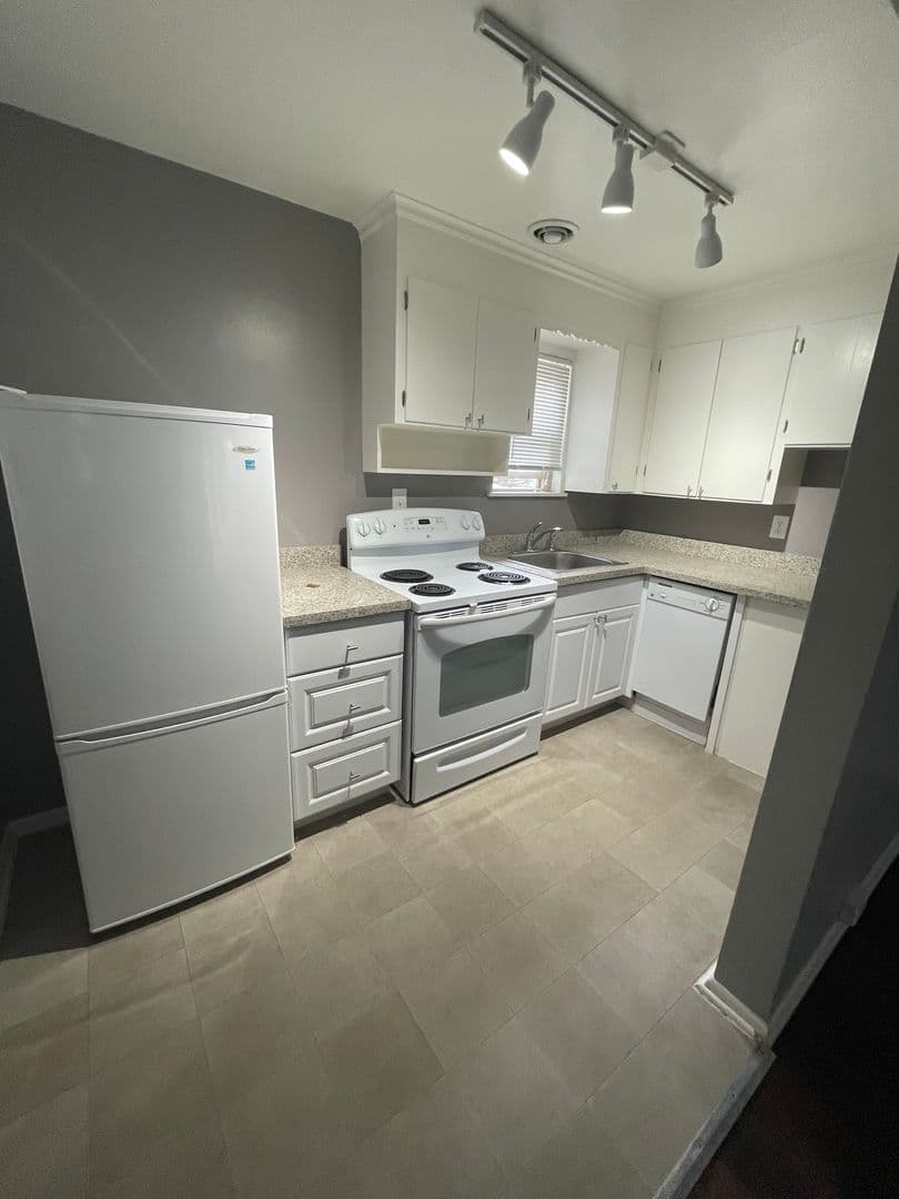 Seattle Apartment: 1101 10th Ave E