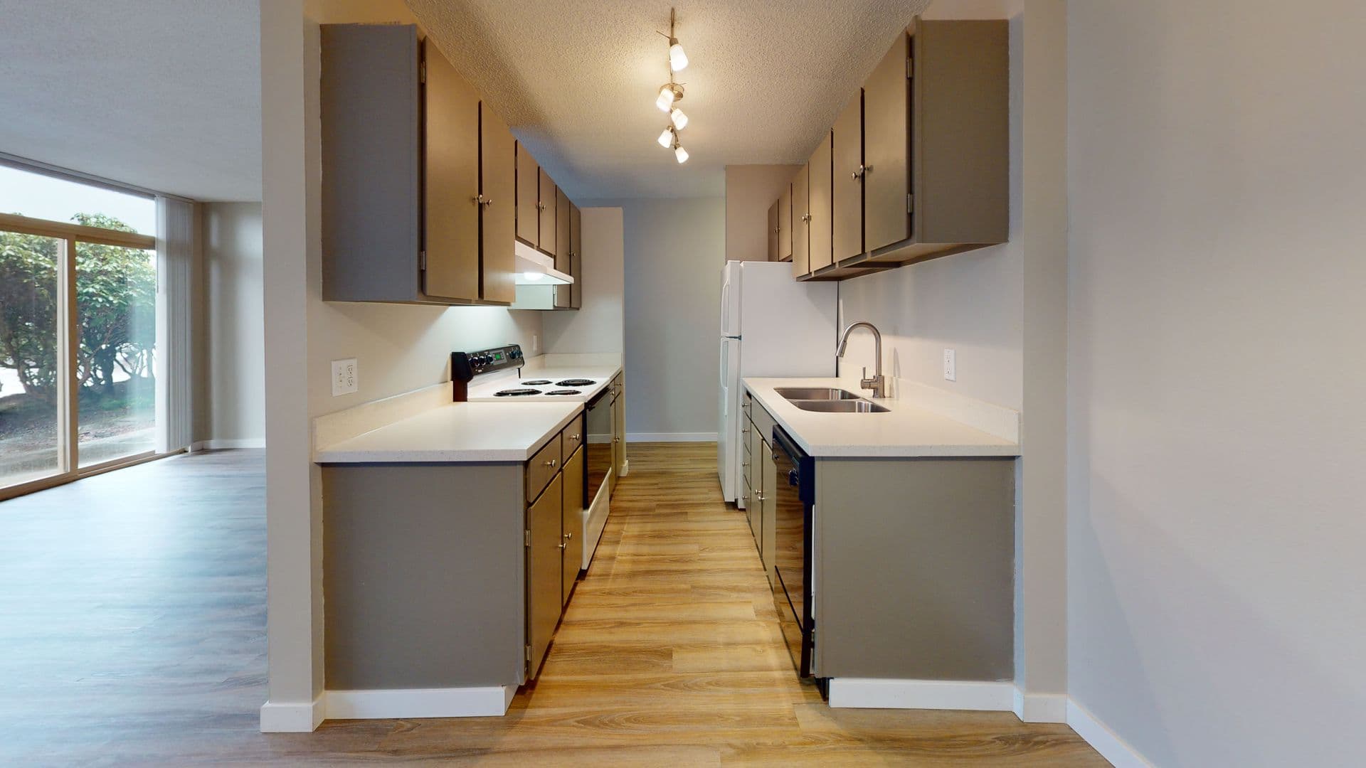 Seattle Apartment: 2410 Boyer Ave E