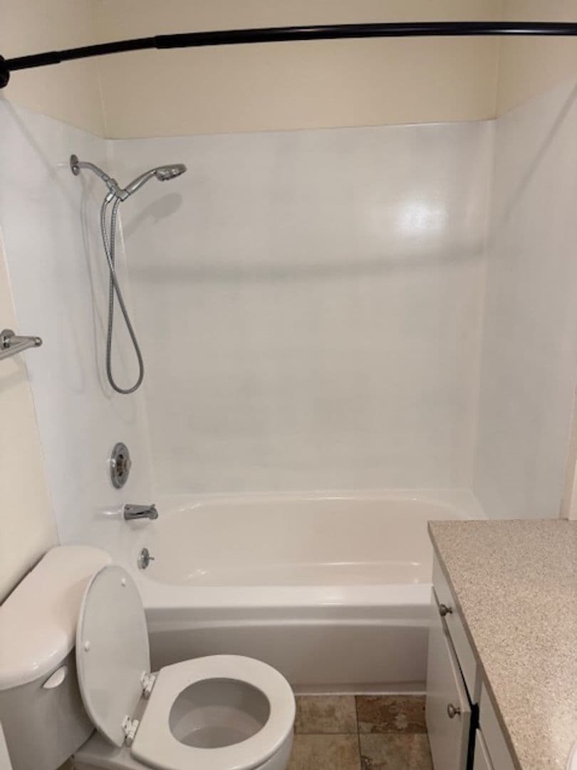 Seattle Apartment: 2410 Boyer Ave E