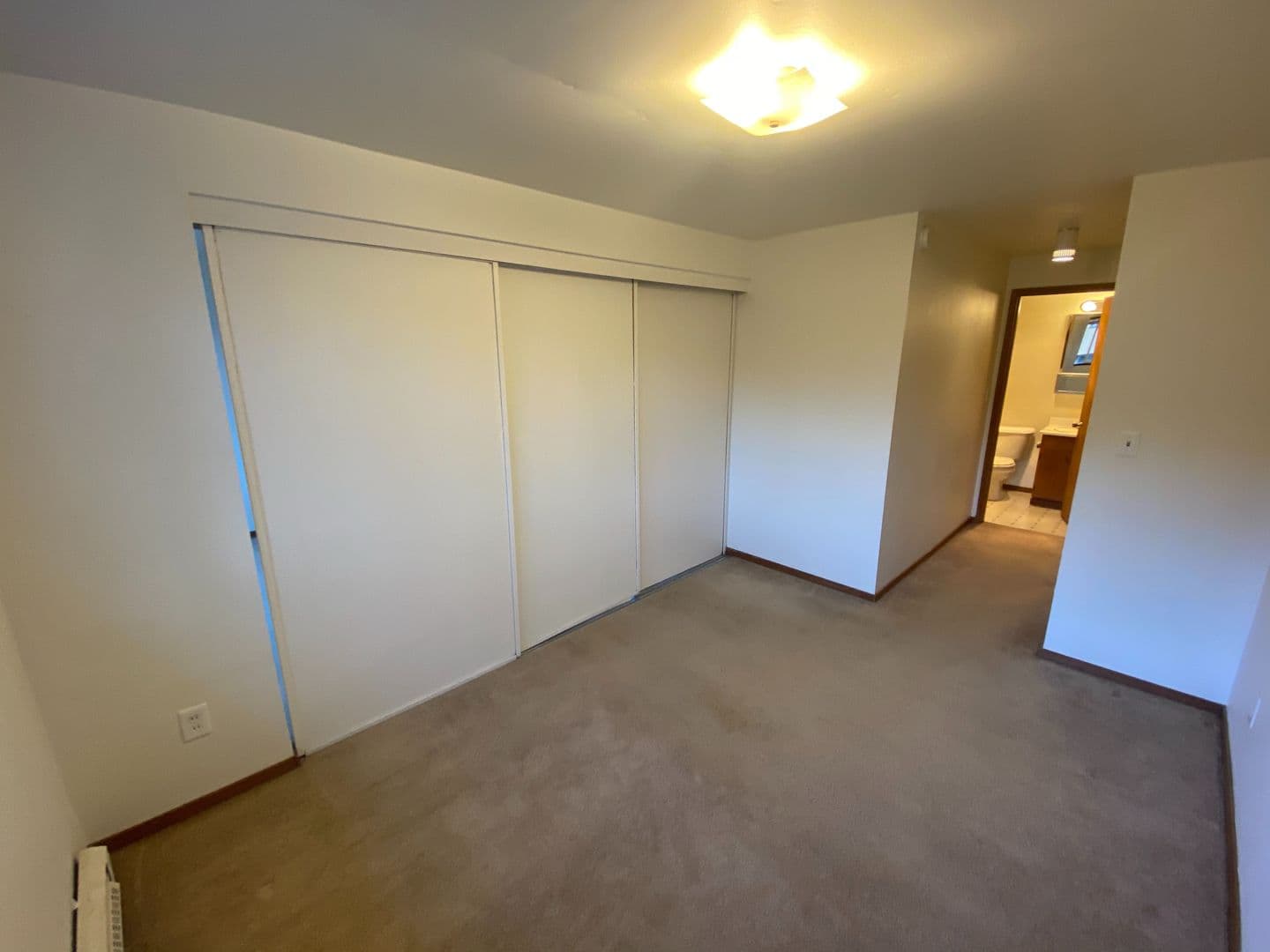 Seattle Apartment: 4110 12th Ave NE