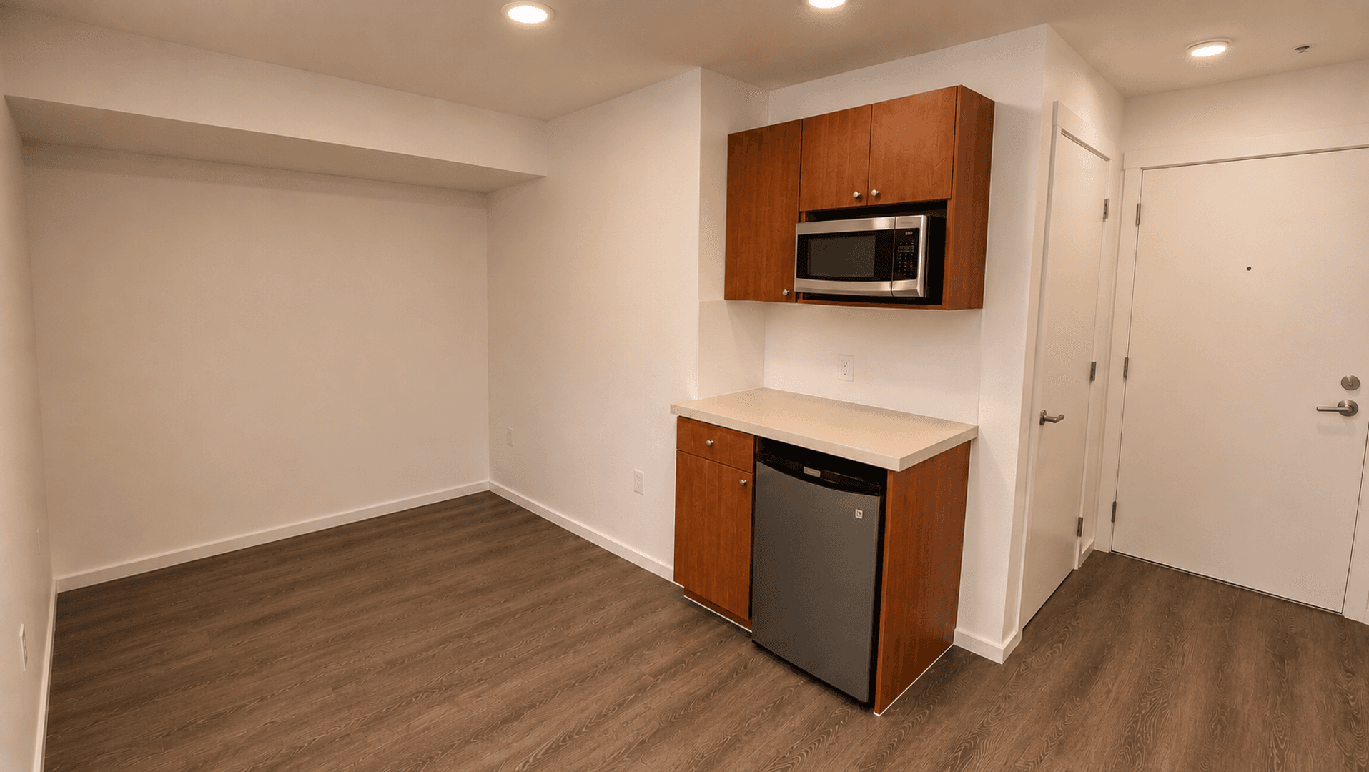 Kirkland Apartment: 450 Central Way