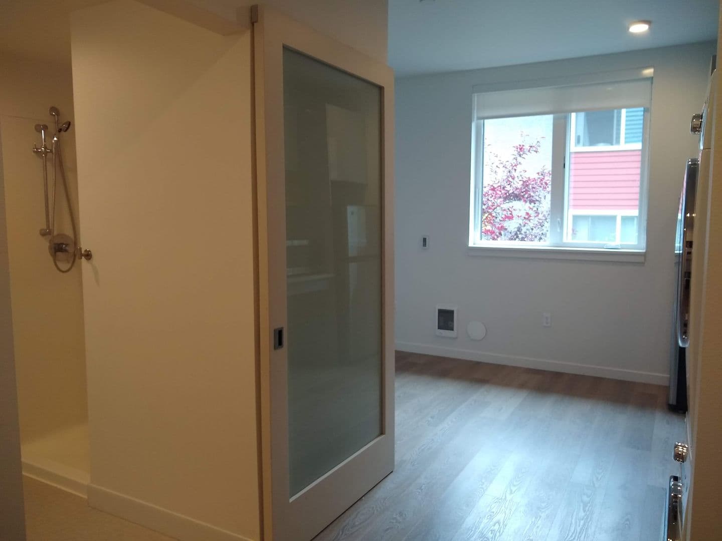 Seattle Apartment: 6921 Roosevelt Way NE