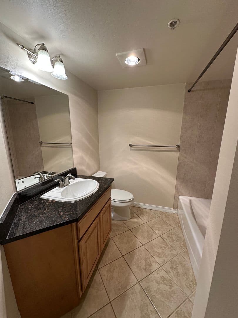 Renton Apartment: 110 Williams Ave S