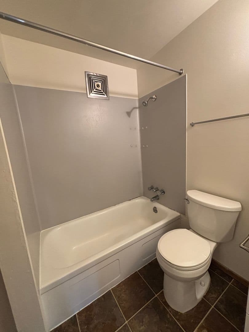Seattle Apartment: 4110 12th Ave NE